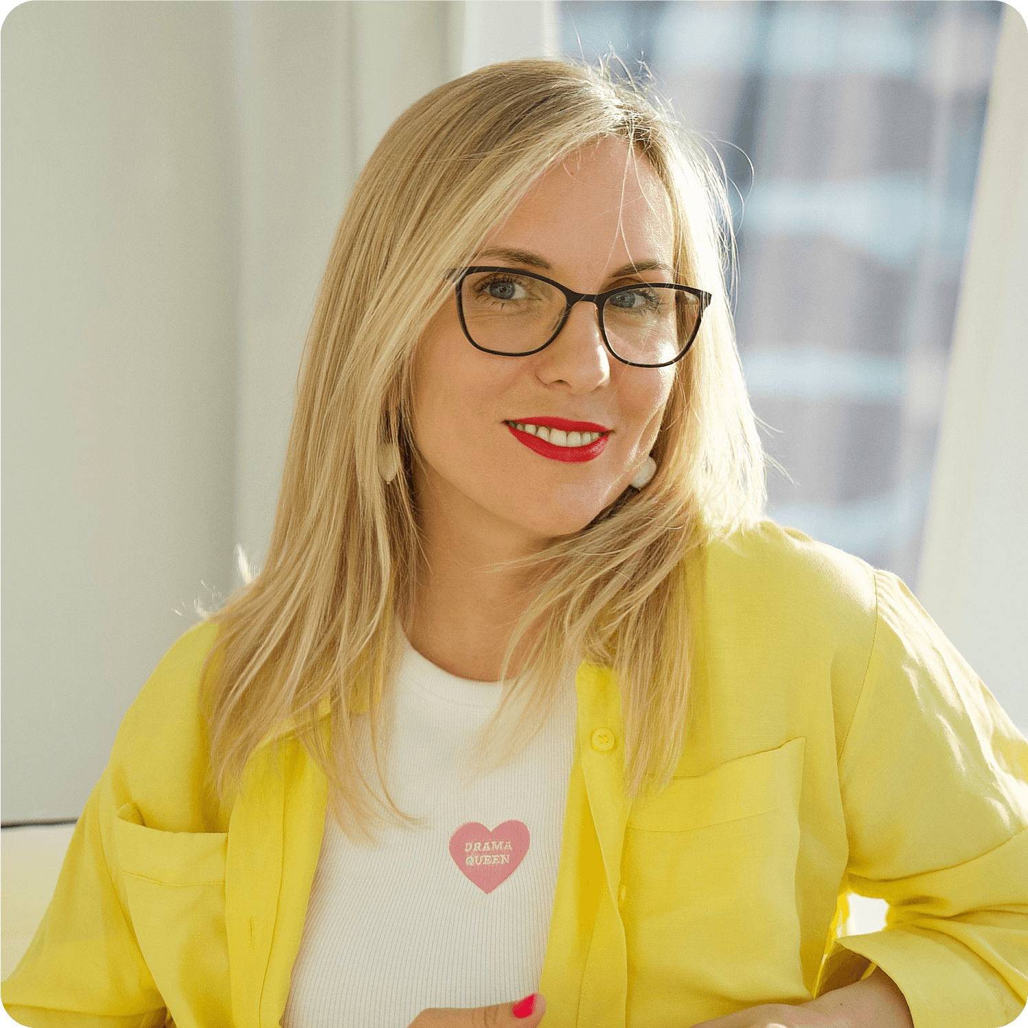 Irina Dazzi, portrait — fondatrice et formatrice internationale en nail art